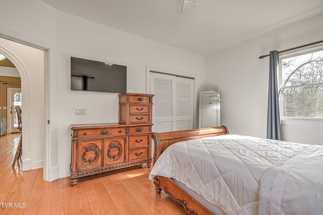 408 Fairway Estates Drive, Blountville, TN 37617