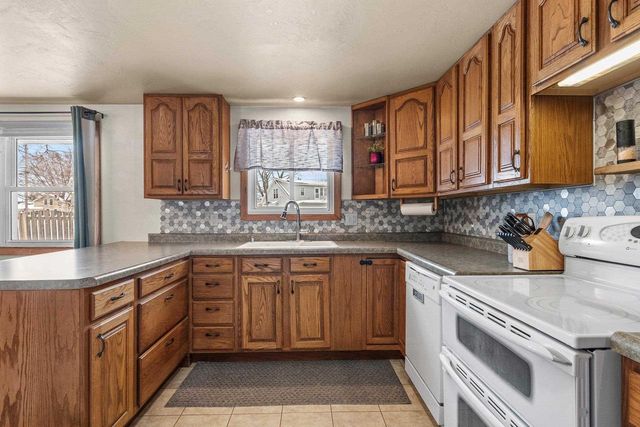 735 MORNING GLORY LANE, De Pere, WI 54115