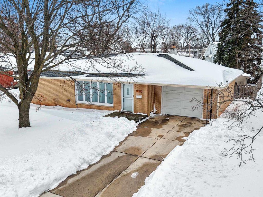 735 MORNING GLORY LANE, De Pere, WI 54115