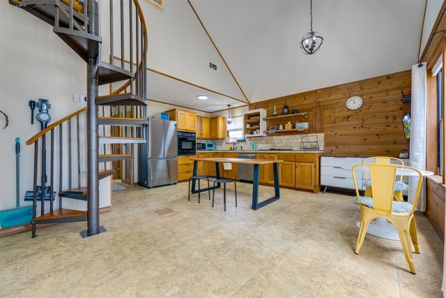 4737 Sunrise Drive, Chandler, TX 75758