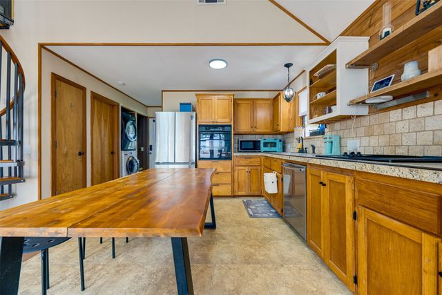 4737 Sunrise Drive, Chandler, TX 75758