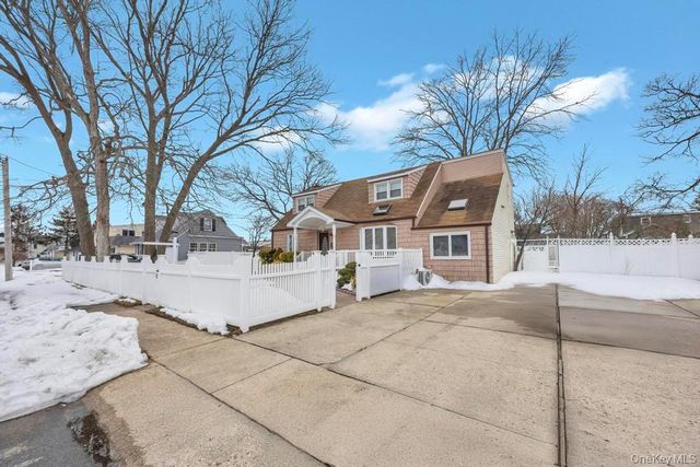 361 S 16th Street, Lindenhurst, NY 11757