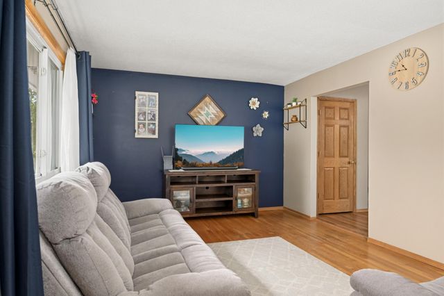 16645 Flagstaff Avenue W, Rosemount, MN 55068