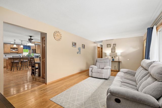16645 Flagstaff Avenue W, Rosemount, MN 55068