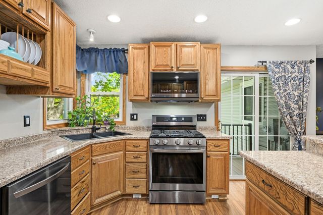 16645 Flagstaff Avenue W, Rosemount, MN 55068