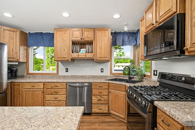16645 Flagstaff Avenue W, Rosemount, MN 55068