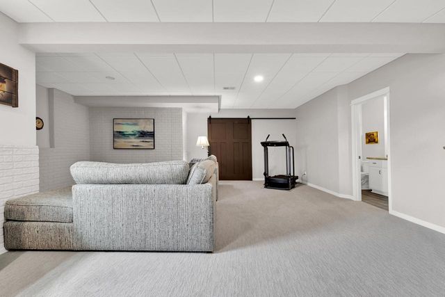 S54W25469 Pebble Brook COURT, Waukesha, WI 53189