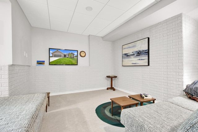 S54W25469 Pebble Brook COURT, Waukesha, WI 53189