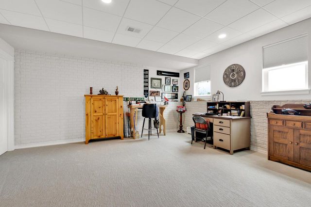 S54W25469 Pebble Brook COURT, Waukesha, WI 53189