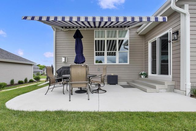 S54W25469 Pebble Brook COURT, Waukesha, WI 53189