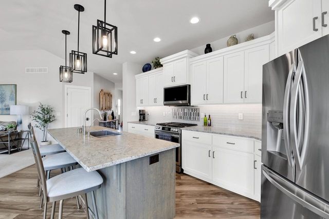 S54W25469 Pebble Brook COURT, Waukesha, WI 53189