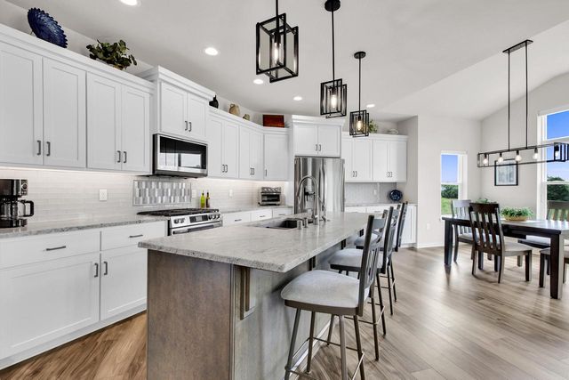 S54W25469 Pebble Brook COURT, Waukesha, WI 53189