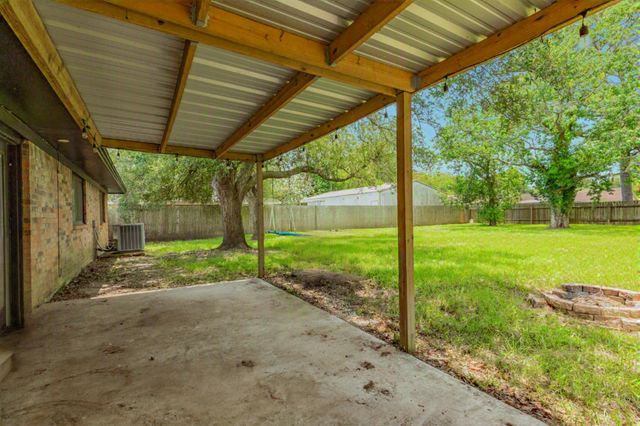 610 Marion Lane, West Columbia, TX 77486