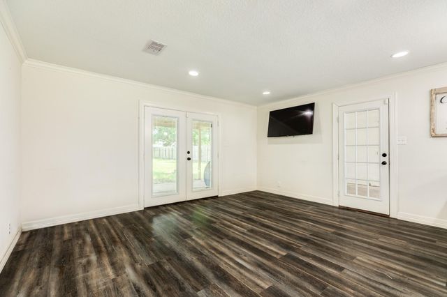 610 Marion Lane, West Columbia, TX 77486