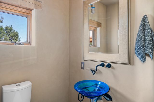 33 Spirit Court, Santa Fe, NM 87506