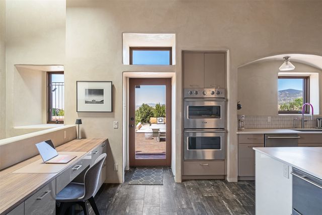 33 Spirit Court, Santa Fe, NM 87506