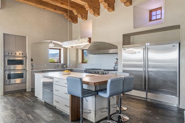 33 Spirit Court, Santa Fe, NM 87506