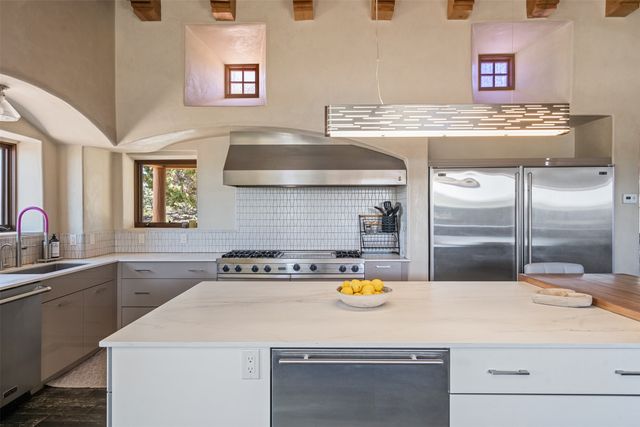 33 Spirit Court, Santa Fe, NM 87506