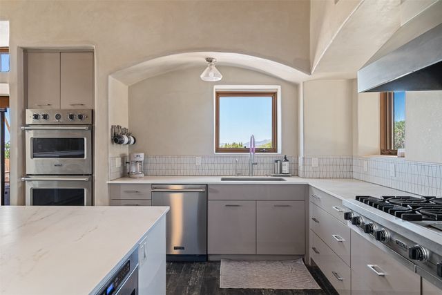 33 Spirit Court, Santa Fe, NM 87506