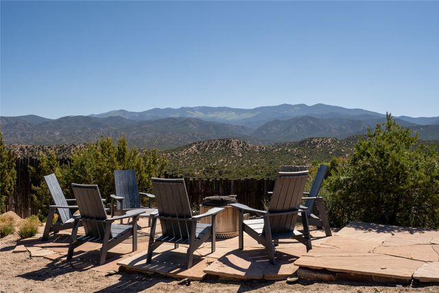 33 Spirit Court, Santa Fe, NM 87506