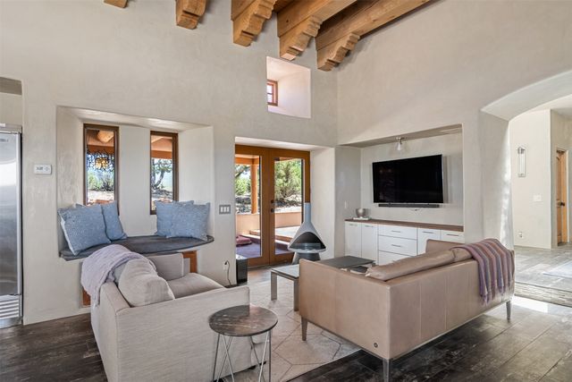 33 Spirit Court, Santa Fe, NM 87506