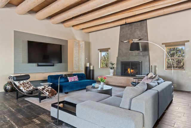 33 Spirit Court, Santa Fe, NM 87506