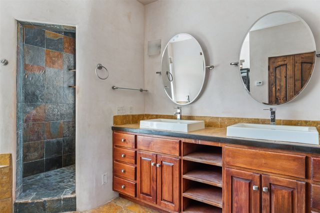 33 Spirit Court, Santa Fe, NM 87506