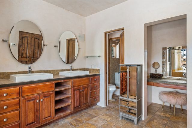 33 Spirit Court, Santa Fe, NM 87506