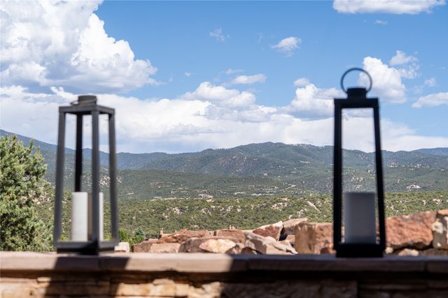 33 Spirit Court, Santa Fe, NM 87506