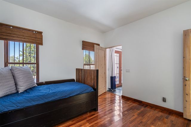 33 Spirit Court, Santa Fe, NM 87506