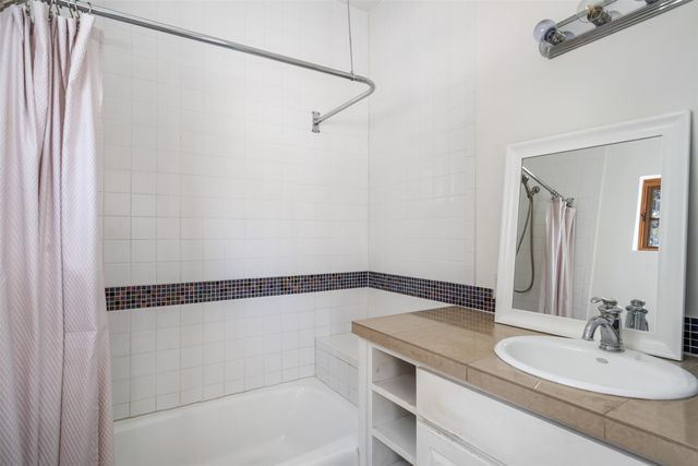 33 Spirit Court, Santa Fe, NM 87506