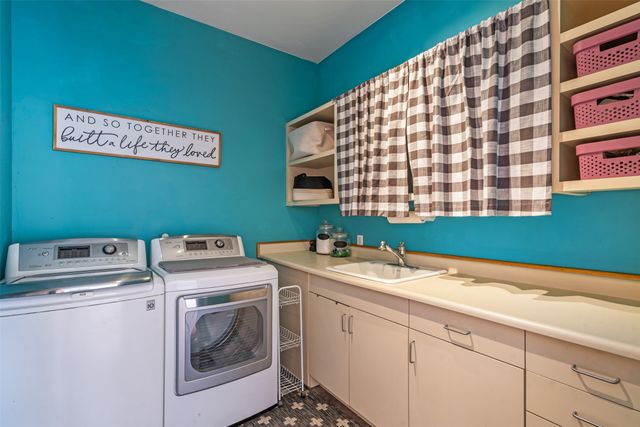 33 Spirit Court, Santa Fe, NM 87506
