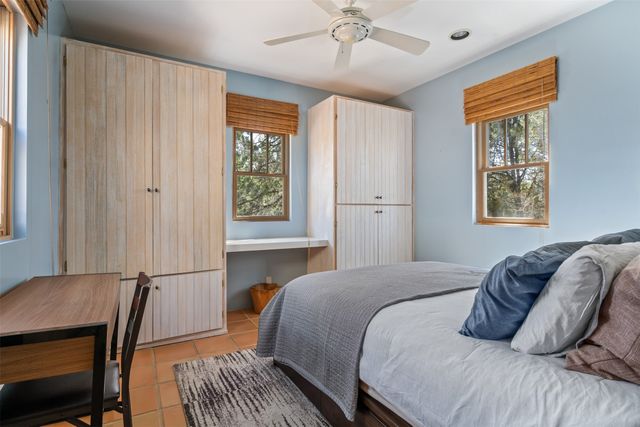 33 Spirit Court, Santa Fe, NM 87506