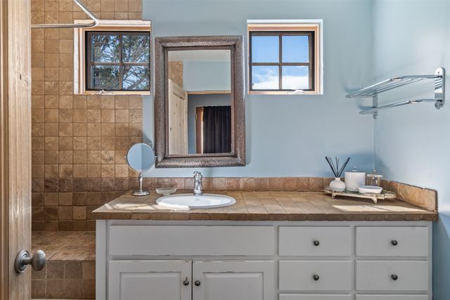 33 Spirit Court, Santa Fe, NM 87506