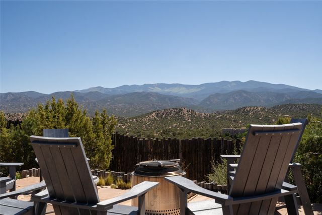 33 Spirit Court, Santa Fe, NM 87506