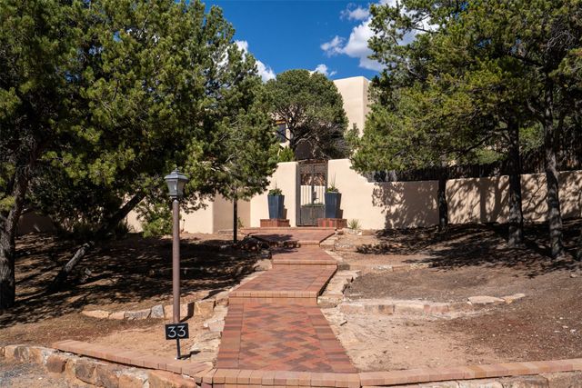 33 Spirit Court, Santa Fe, NM 87506