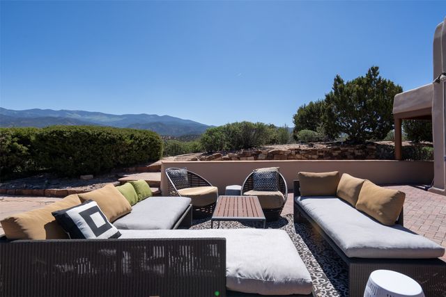 33 Spirit Court, Santa Fe, NM 87506