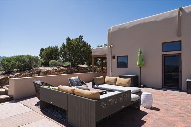 33 Spirit Court, Santa Fe, NM 87506
