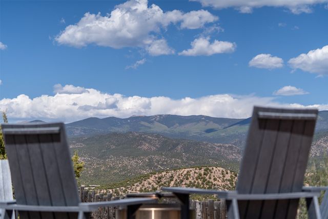 33 Spirit Court, Santa Fe, NM 87506