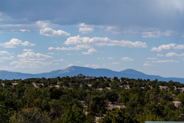 33 Spirit Court, Santa Fe, NM 87506
