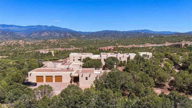 33 Spirit Court, Santa Fe, NM 87506