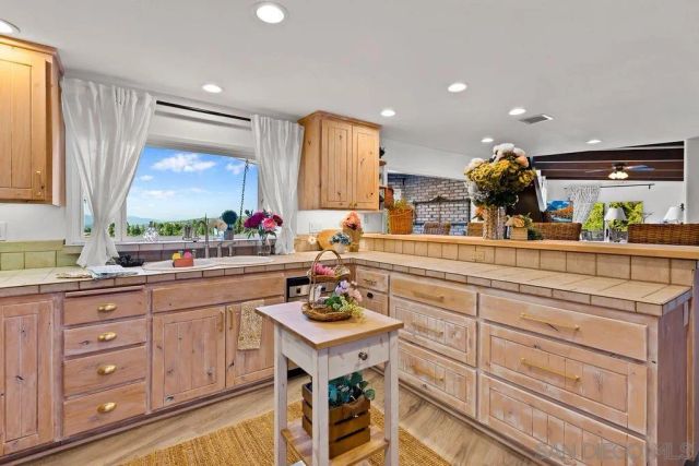 720 Sky Mountain Lane, Alpine, CA 91901