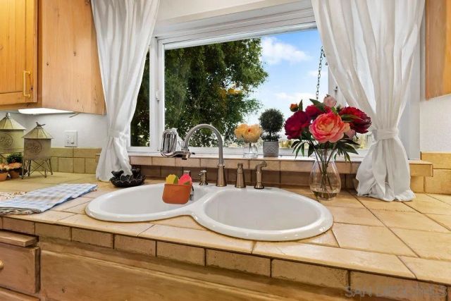 720 Sky Mountain Lane, Alpine, CA 91901
