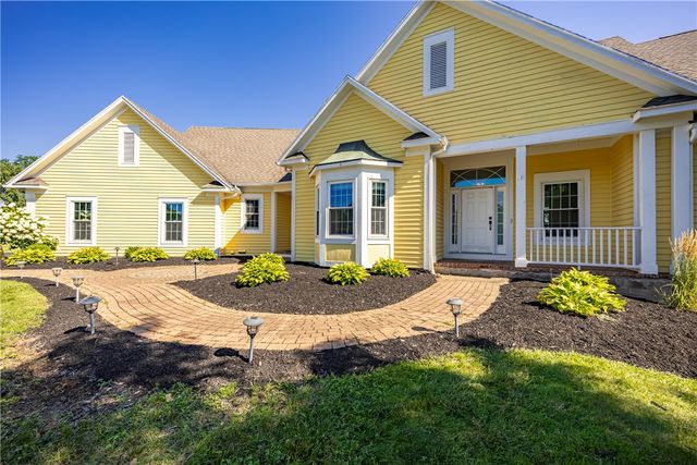 22 Cobblecreek Road, Victor, NY 14564