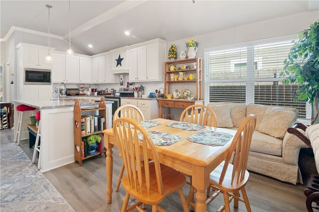 422 Travis Drive, Mcgregor, TX 76657