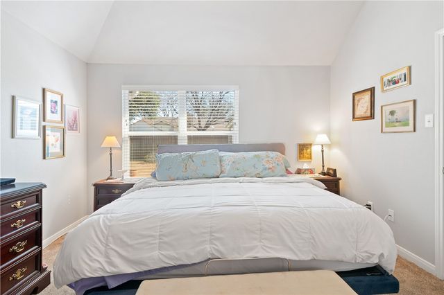 422 Travis Drive, Mcgregor, TX 76657