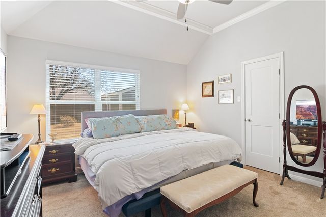 422 Travis Drive, Mcgregor, TX 76657