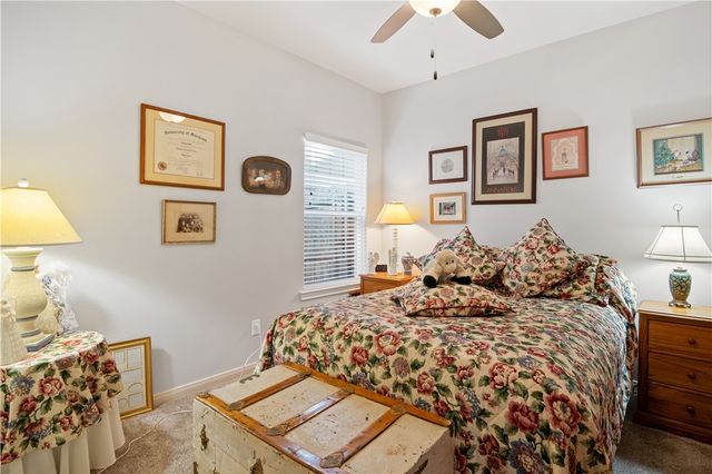 422 Travis Drive, Mcgregor, TX 76657