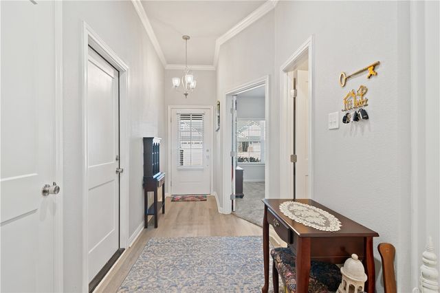 422 Travis Drive, Mcgregor, TX 76657