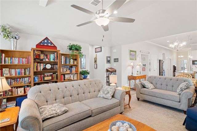 422 Travis Drive, Mcgregor, TX 76657